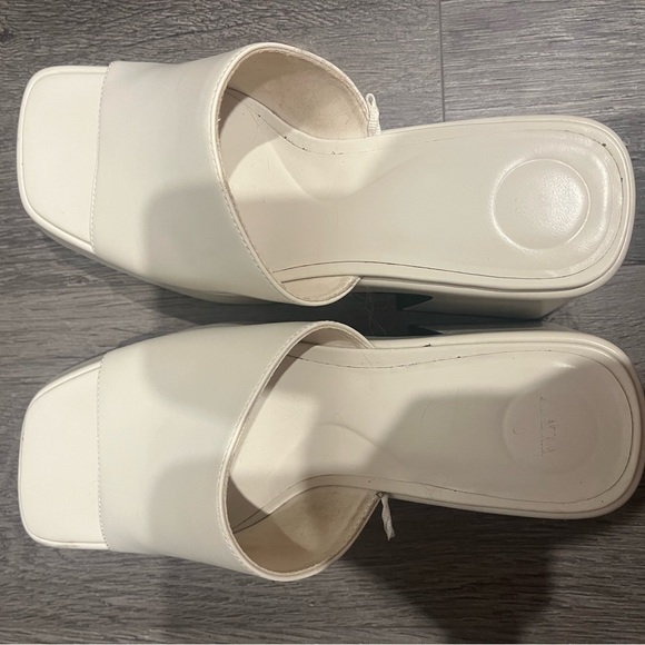 white platform heel - Picture 4 of 8